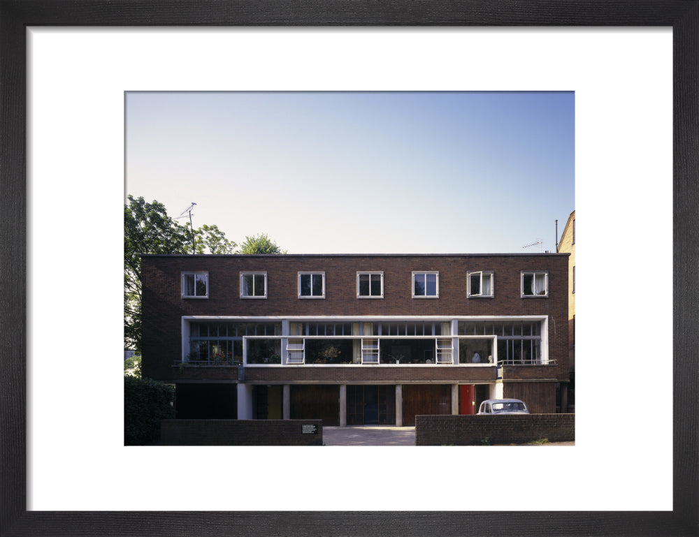 The street front of 1-3 Willow Road designed by Erno Goldfinger ...