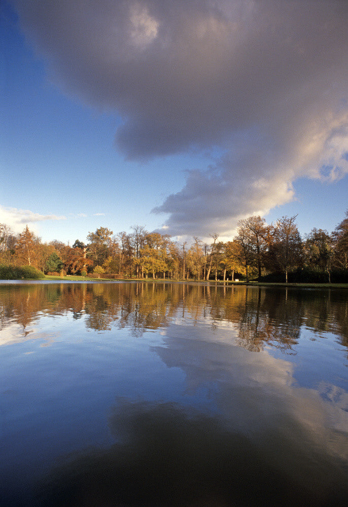 A view across the lake, to the far shore, in autumn colours, in Clarem ...
