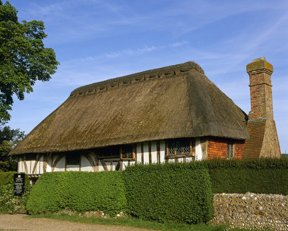 A view of the thatched C14th. Clergy House at Alfriston