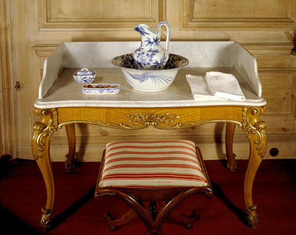 Wash stand and jug in the Queen's Bedroom at Belton House
