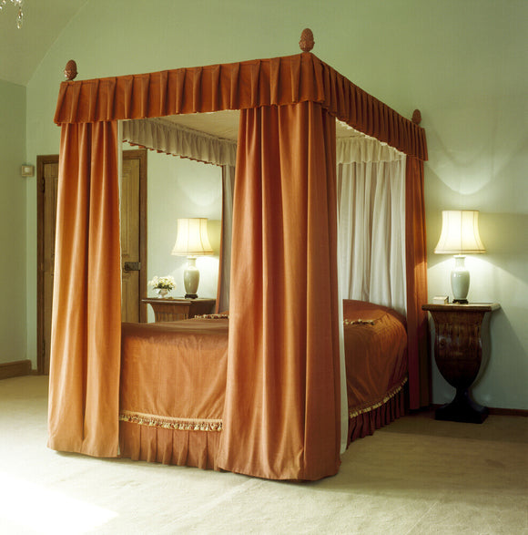 Four poster bed in Lady Churchill's bedroom at Chartwell