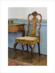Walnut-veneered Dutch chair of late 17th-century